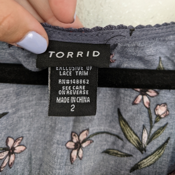 Torrid Gray Short Sleeve Blouse Pink Floral - Picture 2 of 8